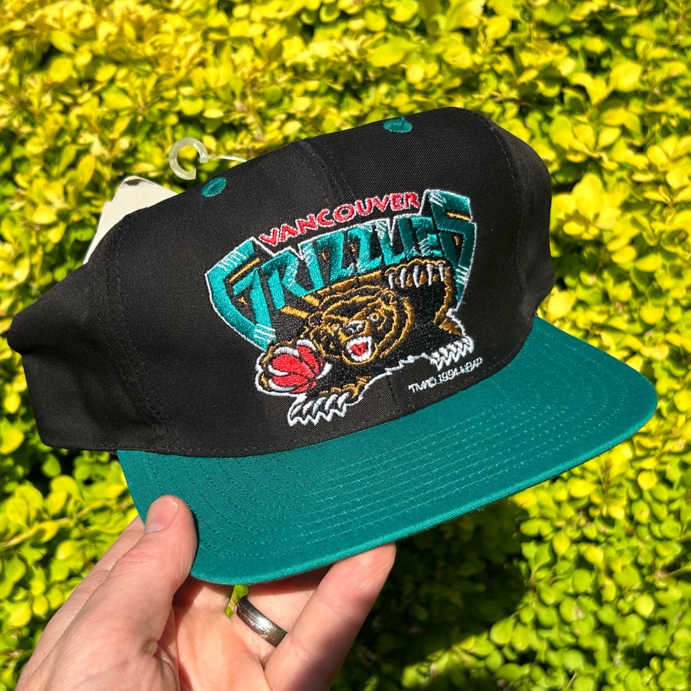 💥SOLD💥 Vintage 1994 Vancouver Grizzlies snapback hat baseball cap NBA Competitor - Picture 16 of 16